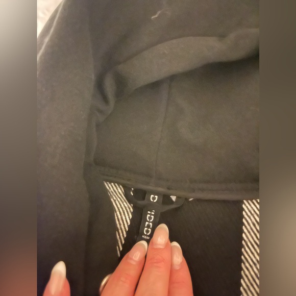 H&M Black and White Plaid Shacket 3x - Picture 4 of 5